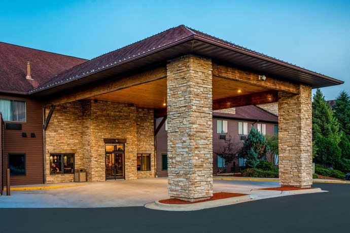 Riverview Inn & Suites an Ascend Hotel Collection Member